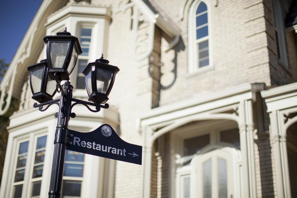 Elm Hurst Inn & Spa Ingersoll Exterior photo