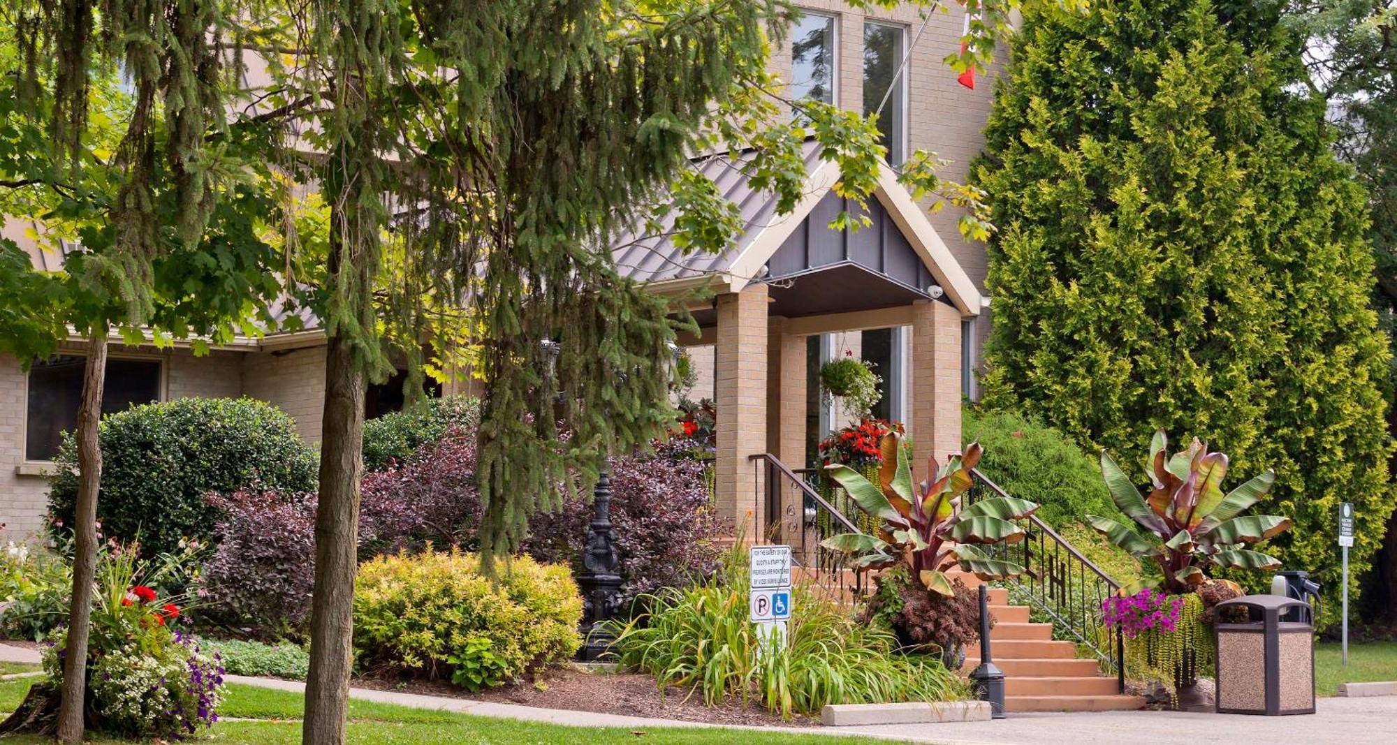 Elm Hurst Inn & Spa Ingersoll Exterior photo