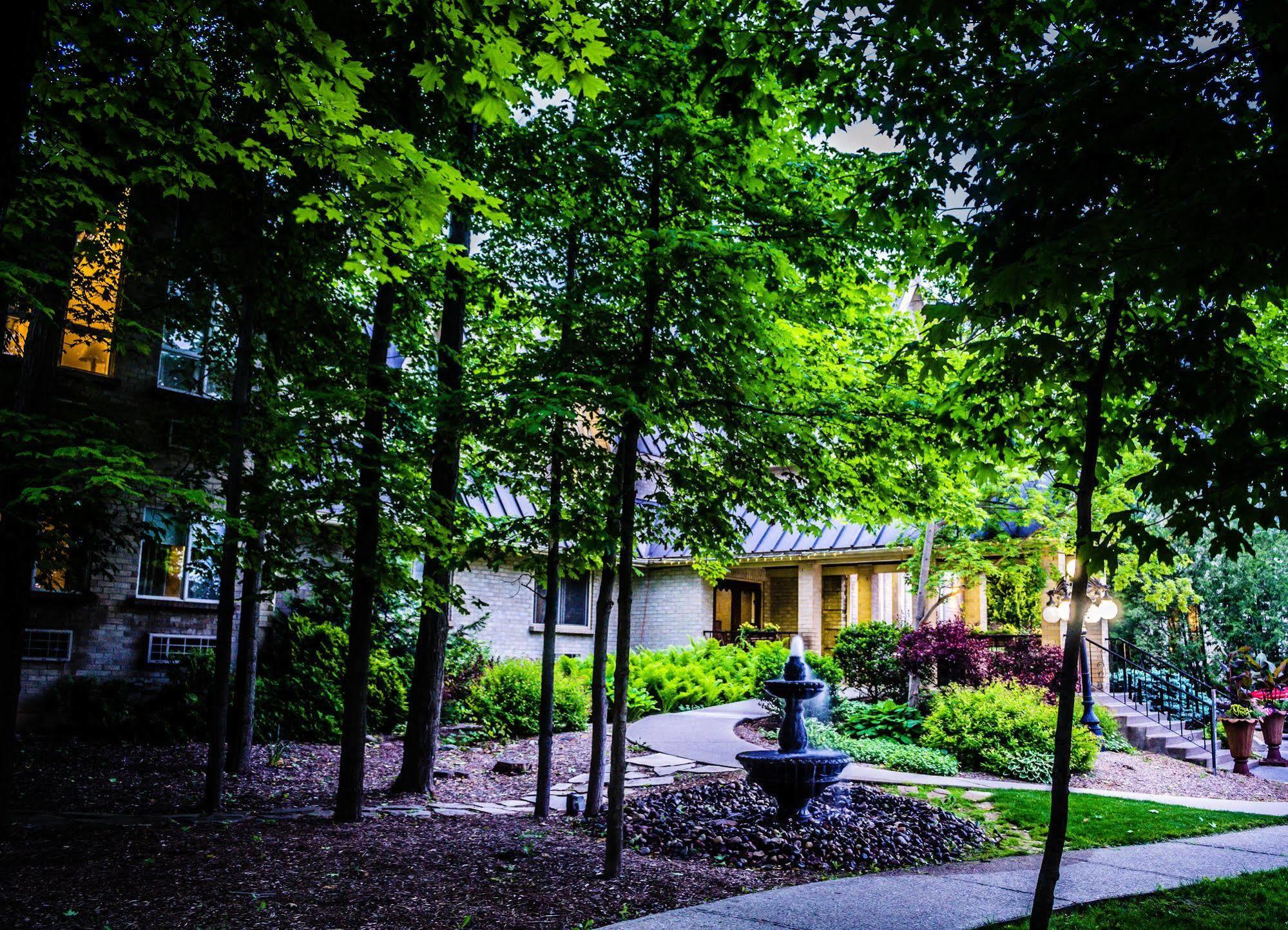 Elm Hurst Inn & Spa Ingersoll Exterior photo